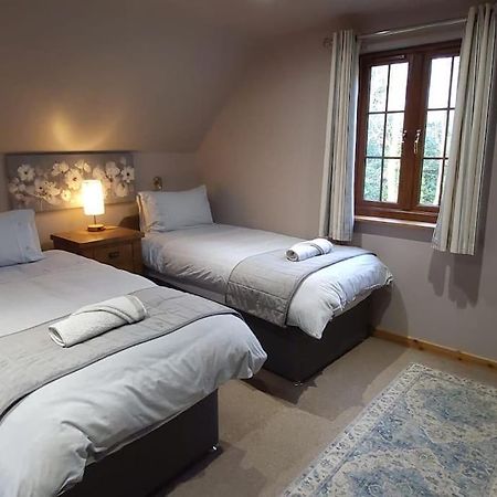 Artro Lodge Luxury 3 Bedroom, 3 Bathroom & Hot Tub Лланбедр Экстерьер фото
