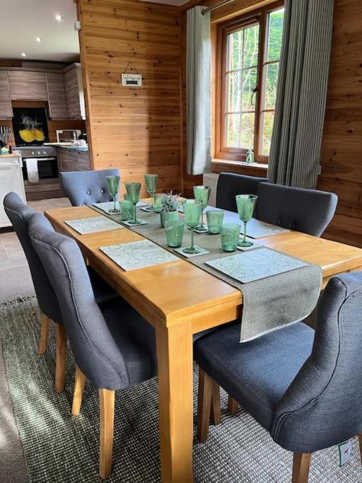 Artro Lodge Luxury 3 Bedroom, 3 Bathroom & Hot Tub Лланбедр Экстерьер фото